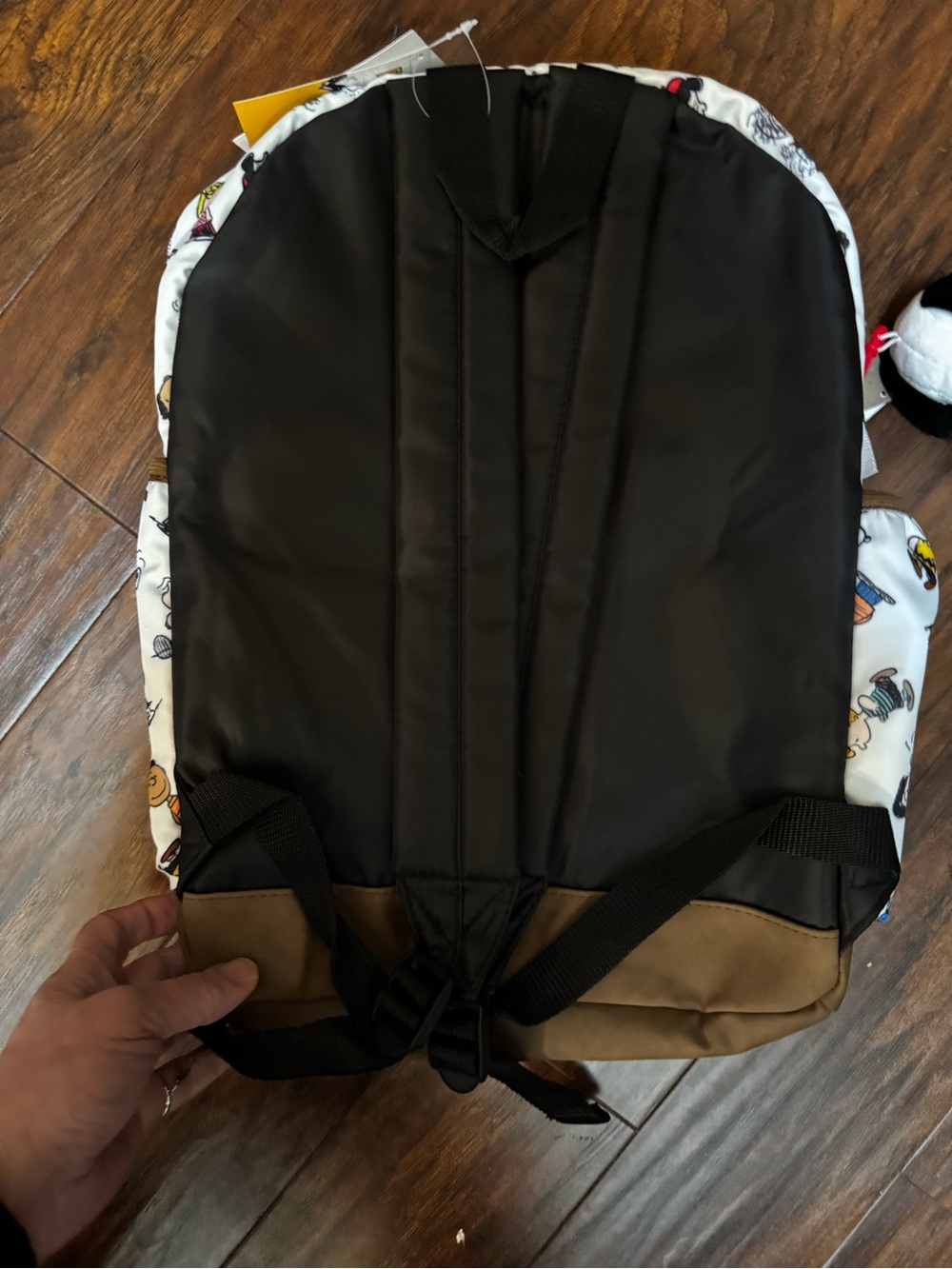 🚨 Peanuts White Character Backpack with Multicolor Print.& SNOOPY PURSE CHARM - Picture 4 of 6